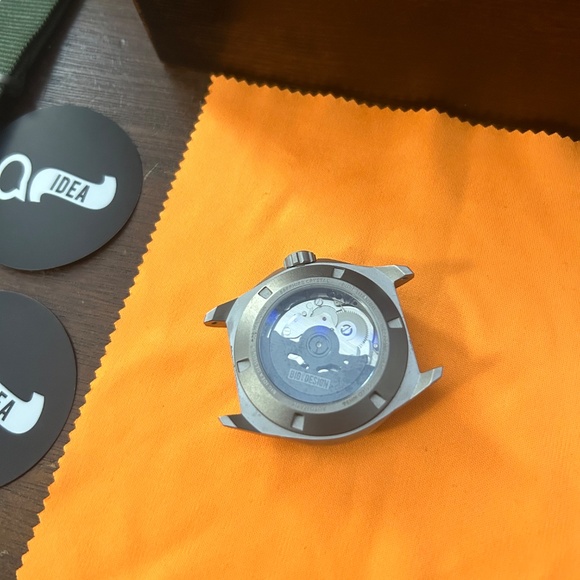 Big idea Design Titanium Field Watch Automatic - Picture 8 of 12